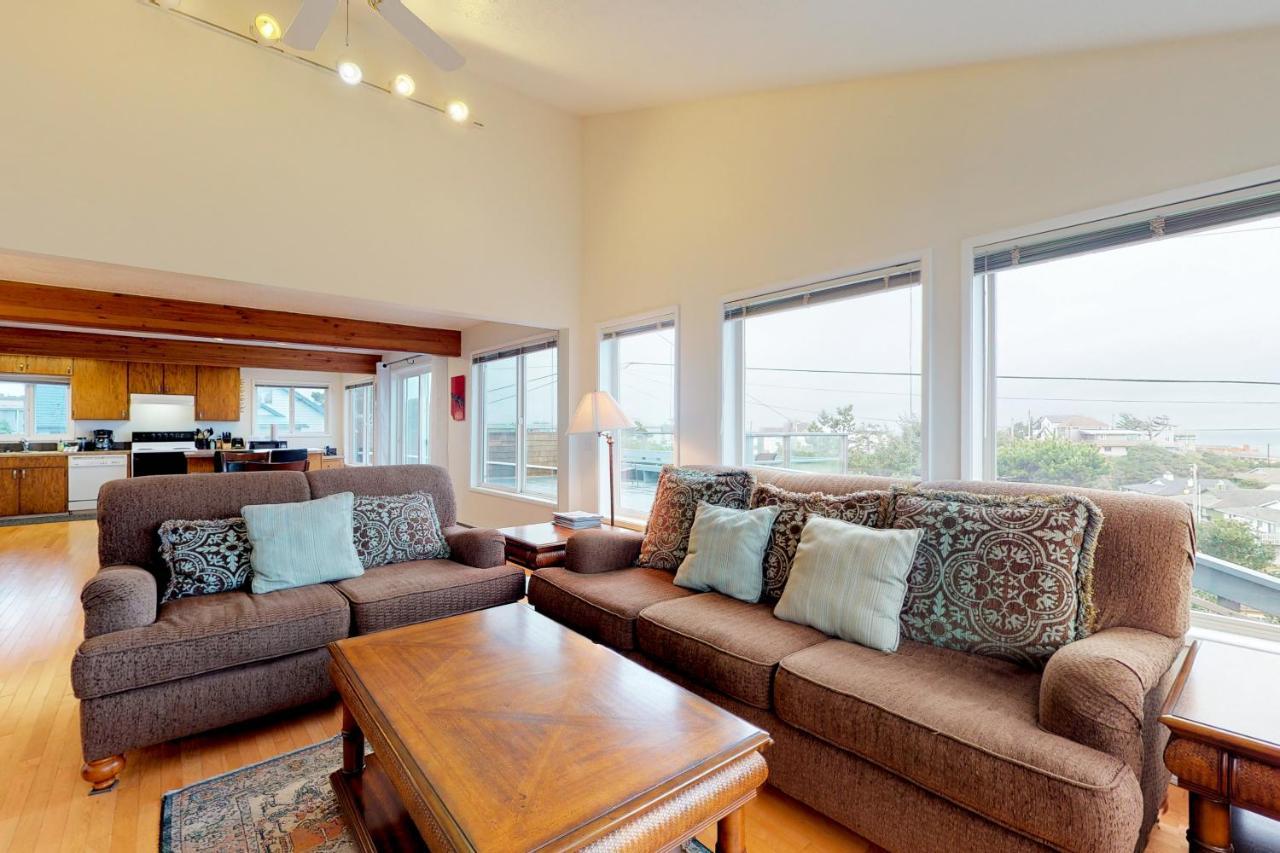 Newport'S Cypress Oceanview Home Exterior photo
